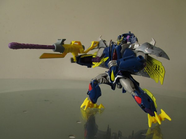 Beast Hunters Dreadwing In Hand Images Transformers Prime Deluxe Class Figure  (12 of 30)